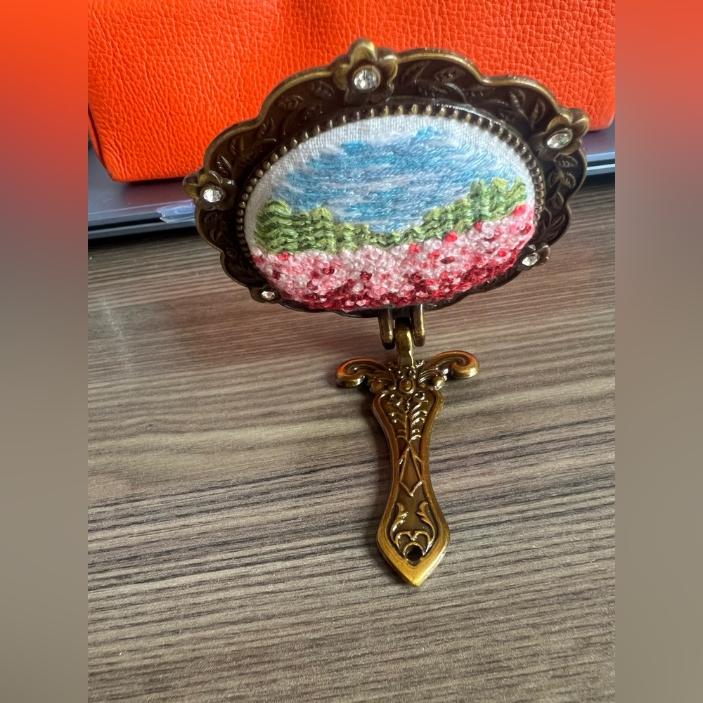 Vintage Handheld Mirror with Embroidered Design - Picture 4 of 6